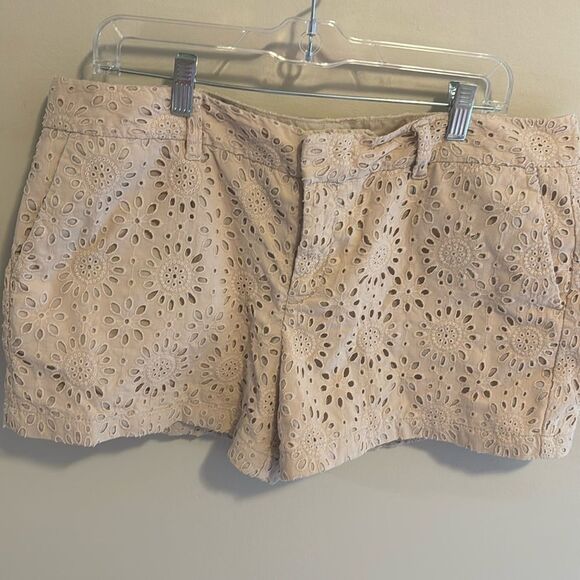 LOFT Tan eyelet shorts size 14 - Picture 1 of 5